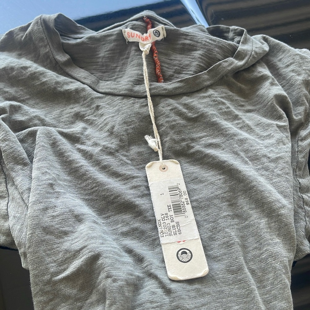 NWT Sundry s/s boy tee in olive